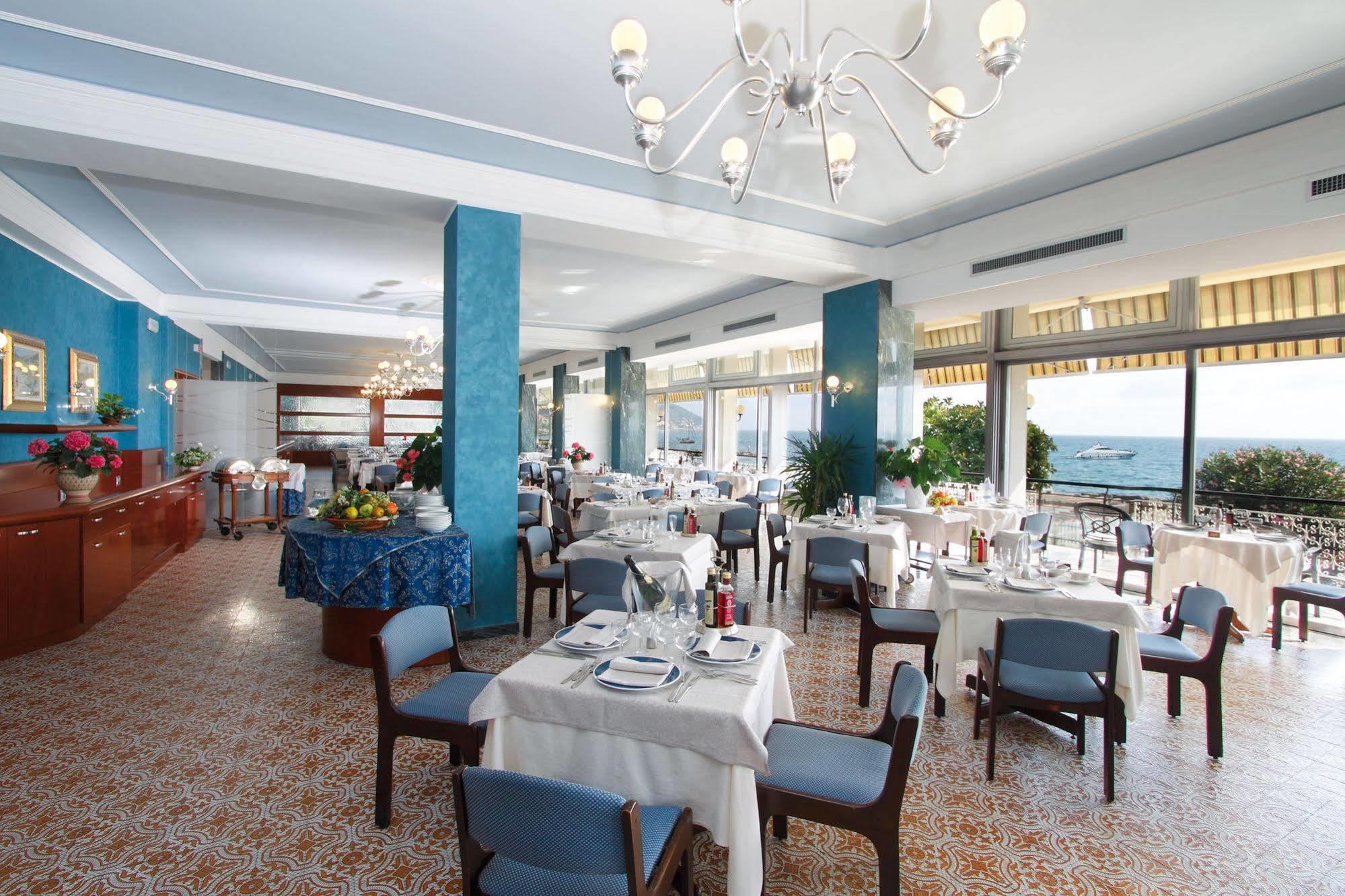 Hotel Bellevue Et Mediterranée Diano Marina Buitenkant foto